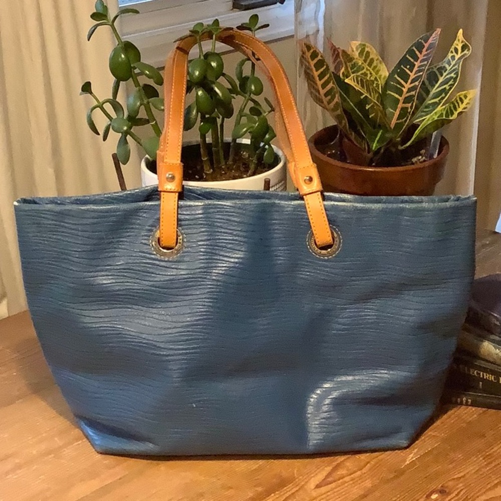 Dooney Large Grommet Shopper - Wavy Blue Leather
